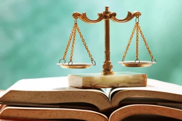 පොලිසිය විසින් සැකකරුවන්ට පහර දී ලබා ගන්නා පාපොච්චාරණ නීතිය හමුවේ වලංගුද?