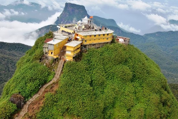 சிறிய சிவனொளிபாதமலையை பார்வையிட சென்ற பிரித்தானிய பெண் விபத்து! | British Woman Visits Sripada Accidet