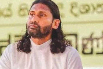 சர்வதிகாரிகள் தாம் ஆட்சியில் இருந்து விலகிச் செல்ல மாட்டா்கள்!, விரட்டப்படுவார்கள்!