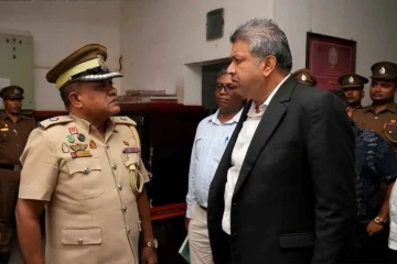 හදිසියේම අධිකරණ ඇමති කෑගල්ල රිමාන්ඩ් බන්ධනාගාරයේ නිරීක්ෂණයක - “හදිසි තත්ත්වයක් ඇතිවුවහොත් කළ යුතු දේ ගැනත් සාකච්ඡාවක්”