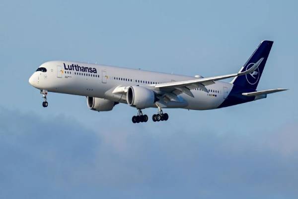 விமானத்தில் கொடூர தாக்குதல்: அமெரிக்காவில் கைது செய்யப்பட்ட இந்தியர் | Indian Arrested Attacking Teens Lufthansa Flight விமானத்தில் கொடூர தாக்குதல்: அமெரிக்காவில் கைது செய்யப்பட்ட இந்தியர் | Indian Arrested Attacking Teens Lufthansa Flight