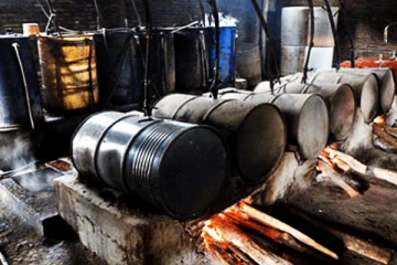 இரண்டுமாடி வீடொன்றில் பொலிசாருக்கு காத்திருந்த அதிர்ச்சி