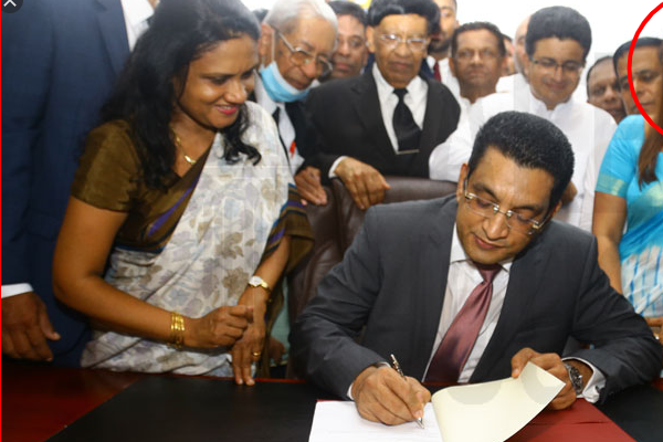 புதிய அமைச்சரவையிலிருந்து நீக்கப்பட்டார் பசில்; சற்று முன்னர் கோட்டாபய முன்னிலையில் சத்தியப்பிரமாணம் செய்த அமைச்சர்கள்! - ஐபிசி தமிழ்