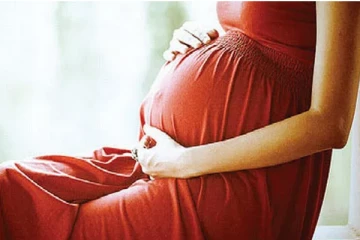 கர்ப்பமான 17 மணித்தியாலங்களில் குழந்தையைப் பெற்றெடுத்த பெண் ; அதிர்ச்சியை ஏற்படுத்திய சம்பவம்