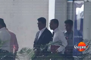 අත්අඩංගුවට ගත් ජොන්ස්ටන් සහ බාල පුතු අධිකරණයට