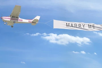 வித்தியாசமாக காதலை சொல்ல விமானத்தில் புறப்பட்ட நபர்: விபத்தால் நேர்ந்த சோகம்