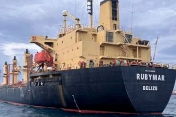 அடங்காத ஹவுதிகள்... பிரித்தானிய சரக்கு கப்பலை கடலில் கைவிட்டு தப்பிய ஊழியர்கள்