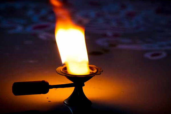 பணக் கஷ்டத்தால் அவதிப்படுகின்றீர்களா? கற்பூரத்தை இப்படி வைத்து பாருங்கள் | Are You Suffering From Financial Difficulties பணக் கஷ்டத்தால் அவதிப்படுகின்றீர்களா? கற்பூரத்தை இப்படி வைத்து பாருங்கள் | Are You Suffering From Financial Difficulties