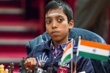 உலக செஸ் சாம்பியன் மேக்னஸ் கார்ல்சனை 2-வது முறையாக வீழ்த்திய தமிழன்!