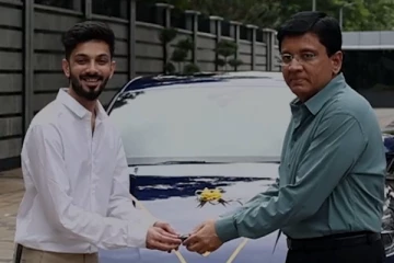 அனிருத்துக்கும் செக் மற்றும் சொகுசு கார் கொடுத்த சன் பிக்சர்ஸ்! என்ன கார் பாருங்க