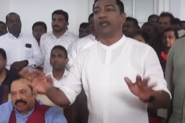 முன்னாள் ஜனாதிபதி மகிந்த ராஜபக்ச ஆதரவாளர்களால் வழங்கப்பட்ட பரிசுகள் | Gifts Given By Supporters Of Mahinda