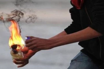 கடலூரில் போலீசார் மீது பெட்ரோல் குண்டு வீச்சு - பரபரப்பு சம்பவம்