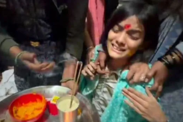 கொல்லப்பட்ட காதலனின் உடலை திருமணம் செய்துகொண்ட இளம்பெண்: அதிரவைக்கும் ஒரு செய்தி | Maharashtra Women Marries Honour Killed Lover Body