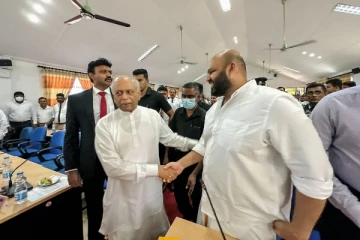 13ஆவது திருத்தச் சட்டம் குறித்து ஏன் பிரதமரிடம் கேள்வி கேட்டீர்கள்..! ஊடகவியலாளரிடம் விவாதம் (Video)