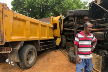 முகமாலையில் பேருந்தின் மீது மோதிய டிப்பர்! பலர் வைத்தியசாலையில் அனுமதி (Video)