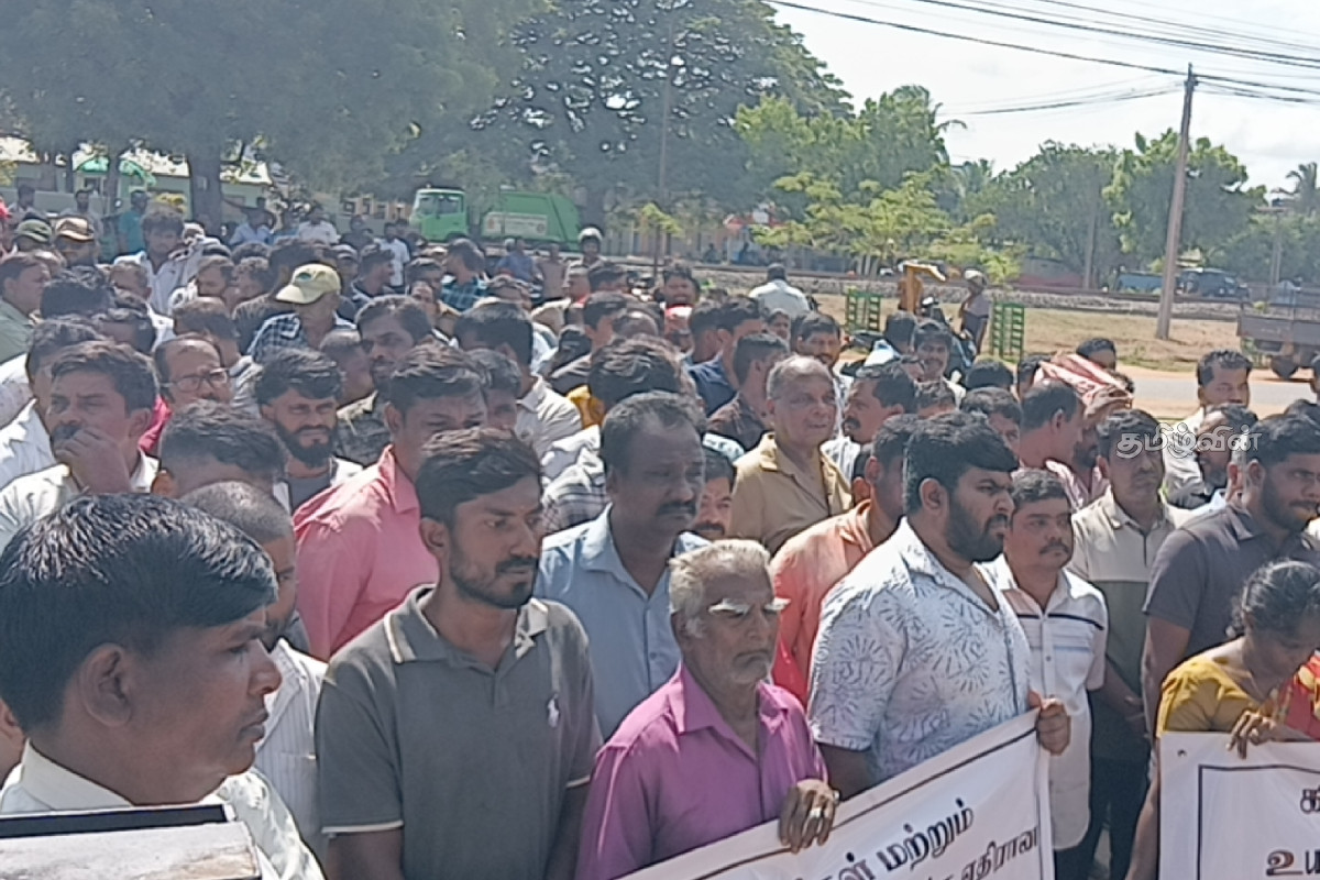 கிளிநொச்சியில் அடுத்தடுத்து வாள் வெட்டு சம்பவங்கள் - போராட்டத்தில் குதித்த வர்த்தகர்கள் | Protest In Kilinochchi