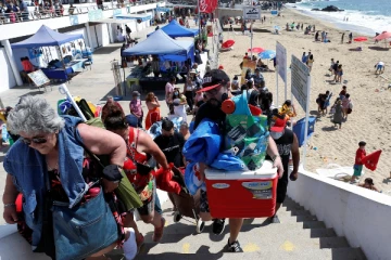 கடலுக்கு அடியில் வெடித்த எரிமலையால் ஒட்டுமொத்தமாக அழிந்த தீவு!