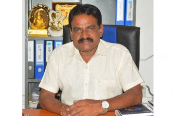 குட்டையை குழப்பி நாட்டை குட்டிச்சுவராக்கி சட்டைப்பை நிரப்பும் அரசியல்வாதம்! - ஜி.ஶ்ரீநேசன்