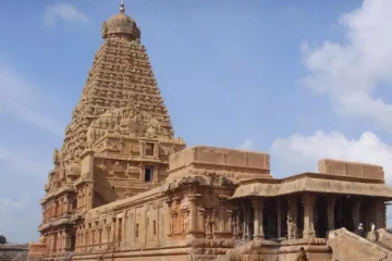 தஞ்சை பெரிய கோவிலில் உலக புகழ் பெற்ற ஹாலிவுட் ஹீரோ.. அதுவும் குடும்பத்துடன், புகைப்படம் இதோ