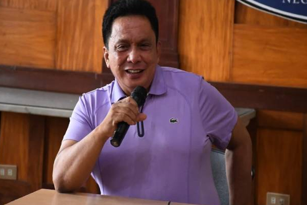 பிரபல நாட்டில் மாகாண கவர்னர் சுட்டுக்கொலை! அதிர்ச்சி சம்பவம் | Philippines Provincial Governor Roel Shot Dead