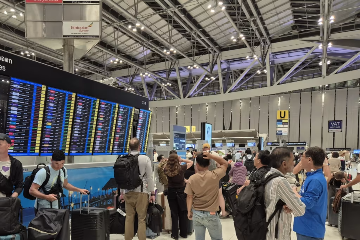 விமான நிறுவனங்கள் தொடர்பில் விடுக்கப்பட்டுள்ள எச்சரிக்கை: பயணிகளுக்கு ஏற்படப் போகும் பாதிப்பு | Jet Fuel Prices Stay High