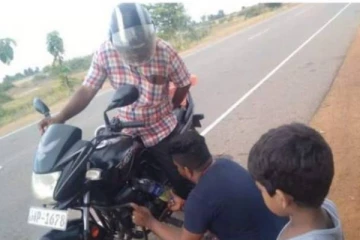 நாடாளுமன்ற உறுப்பினர் ஒருவரின் செயலுக்கு முகநூலில் குவியும் பாராட்டுக்கள்!