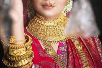 புதிய உச்சத்தில் தங்கம் விலை - எவ்வளவுனு பாருங்க!