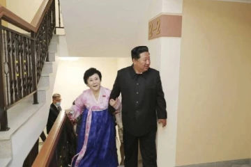 வட கொரிய செய்தியாளருக்கு அதிபர் கிம் ஜாங் உன் வழங்கிய ஆச்சரிய பரிசு!