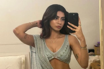 கவர்ச்சியில் ஜான்வியுடன் போட்டி போடும் அவர் தங்கை குஷி.. லேட்டஸ்ட் புகைப்படங்கள்