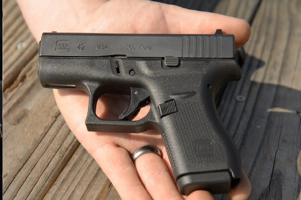 நீதிமன்ற களஞ்சிய அறைக்குள் கைதி செய்த செயலால் அதிர்ச்சி | Shock As Prisoner Acts Inside Court Storeroom நீதிமன்ற களஞ்சிய அறைக்குள் கைதி செய்த செயலால் அதிர்ச்சி | Shock As Prisoner Acts Inside Court Storeroom