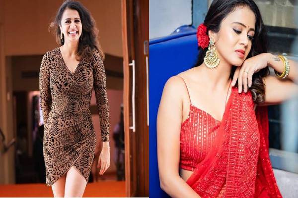 அம்மாவான பின்னும் குறையாத இளமை... sleeveless ஜாக்கெட்டுடன் ரசிகர்களை கிறங்கடிக்கும் VJ அஞ்சனா! | Vj Anjana In Sleeveless Jacket Hot Photos Viral