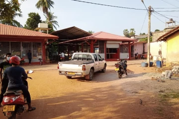 தண்ணீரூற்று பொதுச்சந்தை காவலாளிமீது தாக்குதல் (Photo)