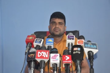 தமிழ் மக்கள் தலைமை அற்ற வெறுமைக்குள் சிக்கித் தவிக்கிறார்கள் - வி.எஸ்.சிவகரன்