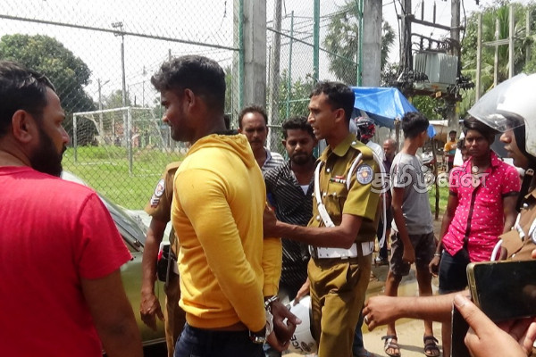 மட்டக்களப்பில் மோட்டார் சைக்கிளில் கார் மோதி விபத்து: ஒருவர் படுகாயம்(Photos) | Person Who Caused The Accident Police