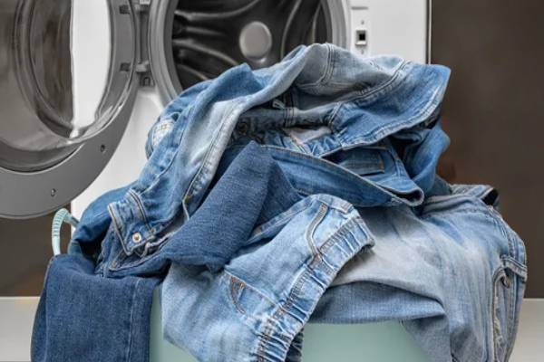 ஜீன்ஸ் பேண்ட் துவைக்க போடும் பழக்கம் இருக்கா? எச்சரிக்கும் மருத்துவர் | How Often Should You Wash Mens Jeans
