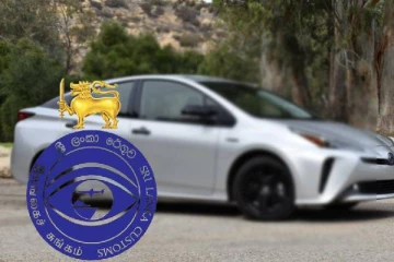 சட்டவிரோதமாக இறக்குமதி செய்யப்பட்ட சொகுசு கார் மீட்பு