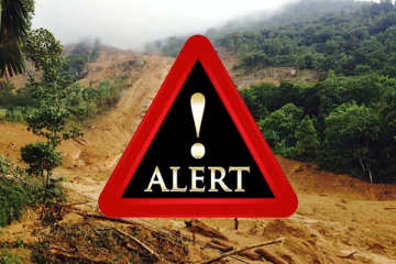 பொதுமக்களே மிகுந்த அவதானம் - பாரிய மண்சரிவு அபாயம்