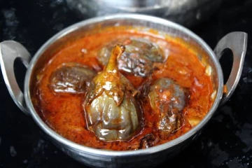 விஜய் சேதுபதிக்கு பிடித்த எண்ணெய் கத்தரிக்காய் கார குழம்பு- எப்படி செய்யணும்?