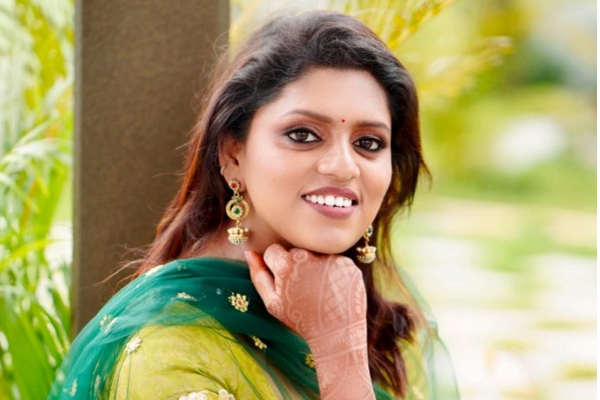 பேரதிர்ச்சி...பிரபல தமிழ் திரைப்பட பாடலாசிரியர் கபிலனின் மகள் பூட்டிய வீட்டில் சடலமாக மீட்பு | Lyricist Kabilan Daughter Dhurigai Suicide