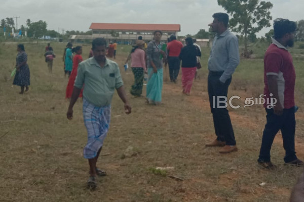 வலி. வடக்கு மக்களின் முகாம் வாழ்விற்கு முற்றுப்புள்ளி (படங்கள்) | State Lands Distributed To The Public Today Jaffna
