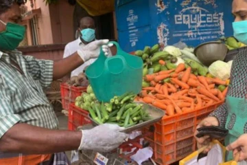 முழு ஊரடங்கு அறிவிப்பு... காய்கறி விலை கடும் உயர்வு...