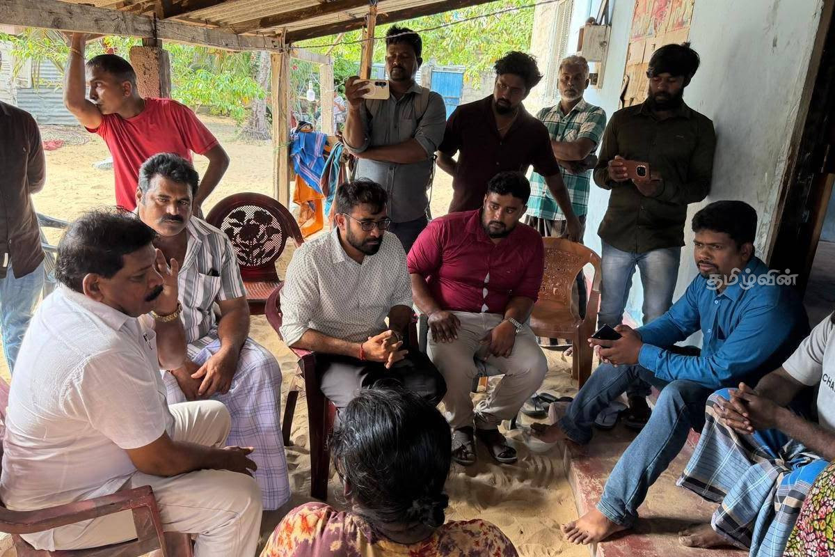 பருத்தித்துறையில் காணாமல் போன கடற்றொழிலாளர்கள் - குடும்பத்தினரை சந்தித்த அமைச்சர் | Missing Fishermen In Pedro பருத்தித்துறையில் காணாமல் போன கடற்றொழிலாளர்கள் - குடும்பத்தினரை சந்தித்த அமைச்சர் | Missing Fishermen In Pedro