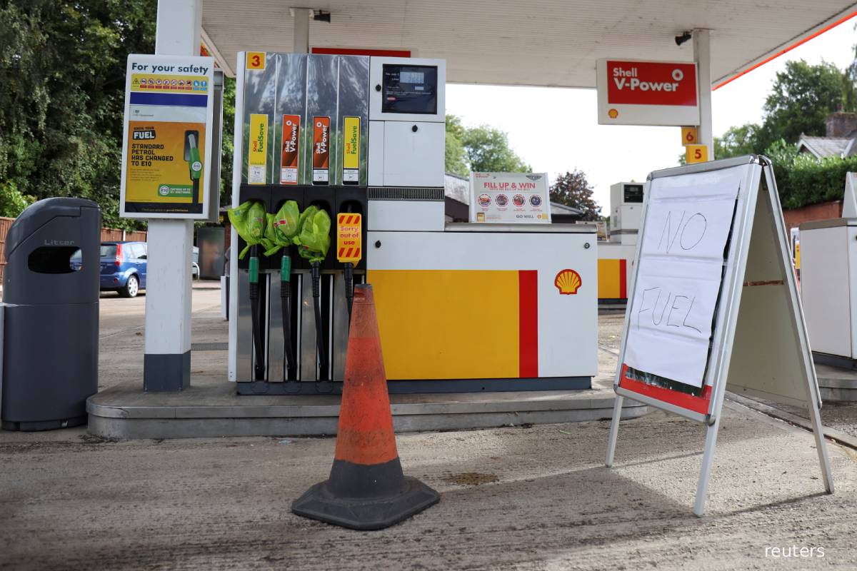 இரண்டு ஆண்டுகளில் முதல் முறையாக... பிரித்தானியாவில் 150 பென்ஸ் கடந்த பெட்ரோல் விலை | Petrol Price Tops 150P