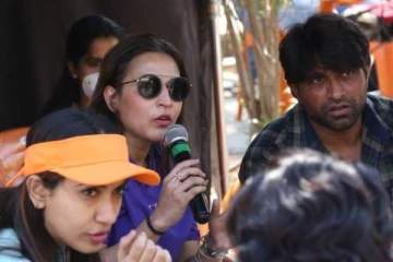 என் மகனுக்கு இதைத்தான் கற்றுக்கொடுக்கிறேன்! தனுஷை குத்திக்காட்டிய ஐஸ்வர்யா