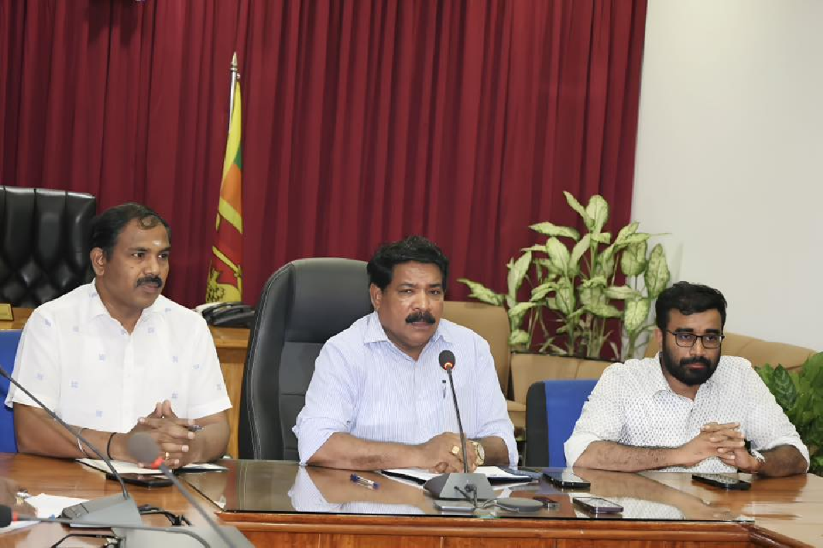 யாழ் எரிபொருள் நிரப்பு நிலையங்களுக்கு பொலிஸ் பாதுகாப்பு | Police Security Provided To Fuel Filling Stations