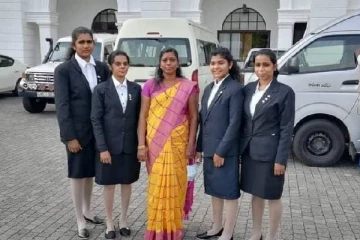 தங்க விருதுகளை பெற்று சாதனை படைத்த மாணவிகள்! குவியும் வாழ்த்துக்கள் (Photos)