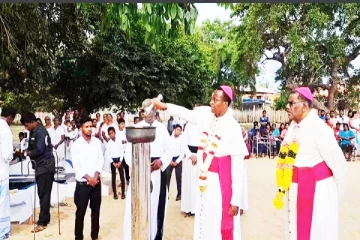 முள்ளிவாய்க்காலில் உயிரிழந்த உறவுகளுக்கு அஞ்சலி செலுத்திய பாப்பரசரின் இலங்கை பிரதிநிதி