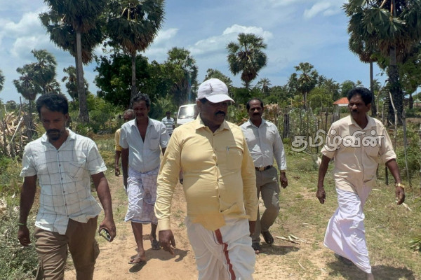முள்ளிவாய்க்கால் கிழக்கு விவசாய வீதியைச் சீரமைப்பதற்கான வேலைகள் முன்னெடுப்பு | Road Development Work Start In Mullivaykal