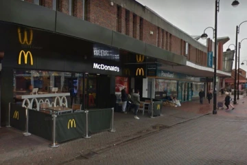 பிரித்தானியாவில் 14 மற்றும் 15 வயதுடைய பள்ளி சிறுமிகளிடம் பாலியல் அத்துமீறல்: குற்றவாளிகளை பிடிக்க வலைவீச்சு