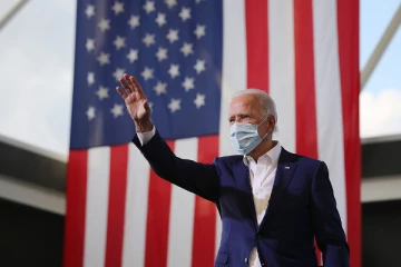 நீட்டிக்கப்படும் கொரோனா கட்டுப்பாடுகள்: அமெரிக்க அரசு தீவிர ஆலோசனை!